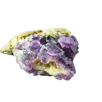 52.3 gNatural violetinė octahedral fluorito mineralinių pavyzdys baldai, papuošalai