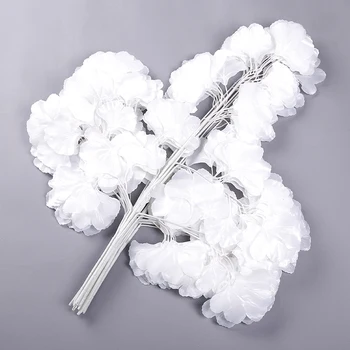 Vaiskiai Balta vestuvių rekvizitai Kelių gėlių etapas fono apdailos gėlės Baltos dirbtinės ginkgo biloba Balti lapai