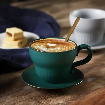 Retro kavos puodelis ir lėkštelė nustatyti Europos prabangos išskirtinį keramikos puodelis kūrybos mocha taurės gėlių teacup kelionės kavos puodelis CL80305