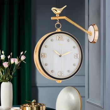 Europos Aukso Paukščių Sieninis Laikrodis Modernus Dizainas ir Tylus Valymo Adata Laikrodžiai Koridoriaus Fone Sieniniai Kabo Laikrodis